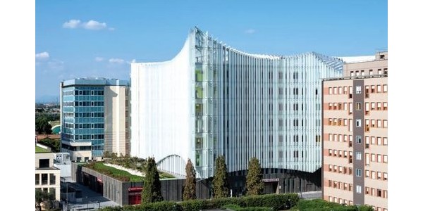 会吸霾的医院 | 米兰圣拉斐尔医院新外科和急救中心