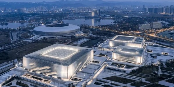 成都东安湖体育公园，形如“CPU”的新地标